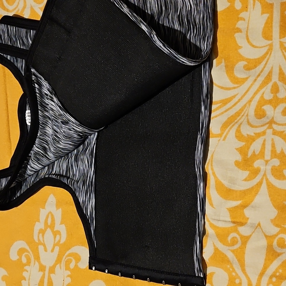 Compression - Binding Bra Top - Picture 4 of 9